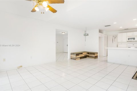 Casa en venta en Miami, Florida, 3 dormitorios, 156.73 m2 № 1315616 - foto 11