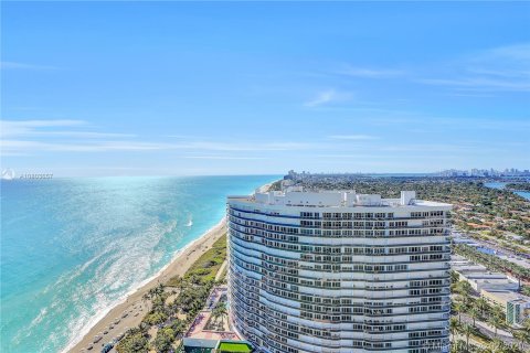 Condo in Bal Harbour, Florida, 3 bedrooms  № 13315 - photo 2