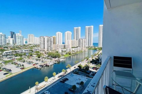 Condo in Sunny Isles Beach, Florida, 1 bedroom  № 780035 - photo 6