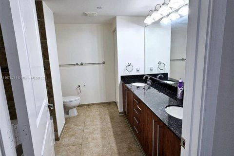 Condo in Miami, Florida, 3 bedrooms  № 1399047 - photo 9