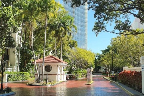 Condo in Sunny Isles Beach, Florida, 2 bedrooms  № 1399081 - photo 2