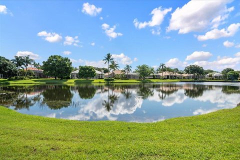 Villa ou maison à vendre à Palm City, Floride: 5 chambres, 217.21 m2 № 1229115 - photo 2