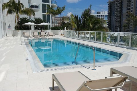 Condominio en venta en Fort Lauderdale, Florida, 1 dormitorio, 79.71 m2 № 1229216 - foto 5