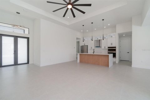 Villa ou maison à vendre à Cape Coral, Floride: 4 chambres, 194.91 m2 № 1324229 - photo 6