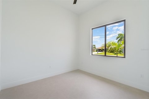 Casa en venta en Cape Coral, Florida, 4 dormitorios, 194.91 m2 № 1324229 - foto 16