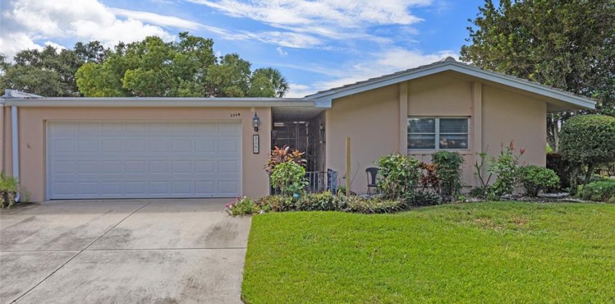 House in Sarasota, Florida 2 bedrooms, 164.34 sq.m. № 1377996