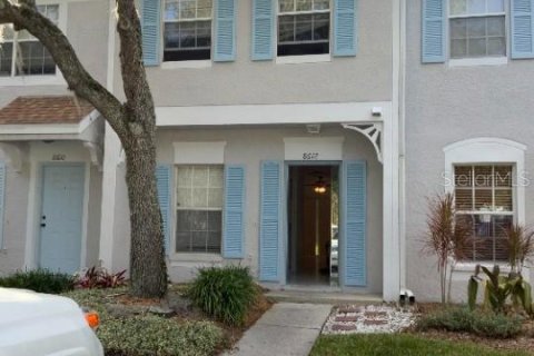 Townhouse in Tampa, Florida 2 bedrooms, 110 sq.m. № 1426743 - photo 1