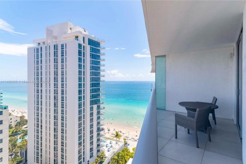 Condominio en venta en Hollywood, Florida, 2 dormitorios, 104.61 m2 № 818768 - foto 4