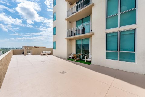 Condominio en venta en Miami, Florida, 2 dormitorios, 106.84 m2 № 1401677 - foto 1