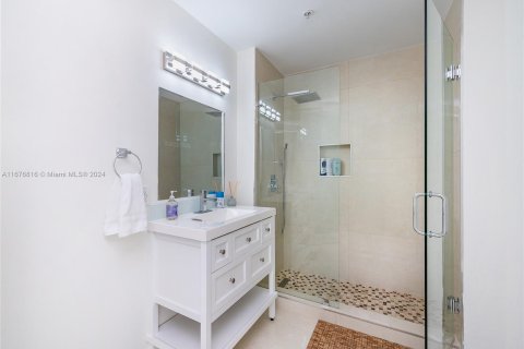 Condominio en venta en Miami, Florida, 2 dormitorios, 106.84 m2 № 1401677 - foto 13