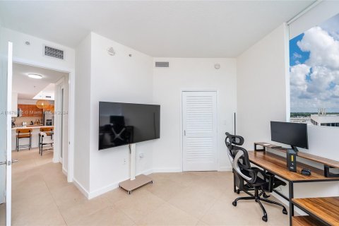 Condominio en venta en Miami, Florida, 2 dormitorios, 106.84 m2 № 1401677 - foto 11