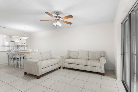 Condominio en venta en Miami, Florida, 3 dormitorios, 98.85 m2 № 1401676 - foto 7