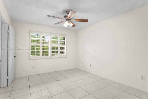 Condominio en venta en Miami, Florida, 3 dormitorios, 98.85 m2 № 1401676 - foto 12