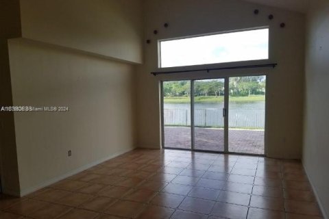 Casa en venta en Miramar, Florida, 4 dormitorios, 234.49 m2 № 1401679 - foto 4