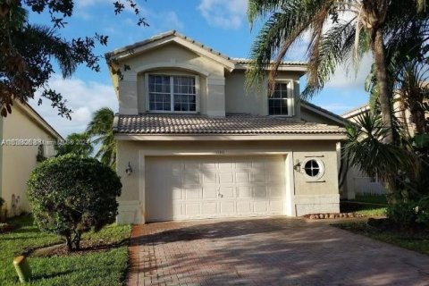 Casa en venta en Miramar, Florida, 4 dormitorios, 234.49 m2 № 1401679 - foto 1