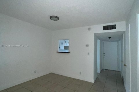 Copropriété à vendre à Hallandale Beach, Floride: 1 chambre, 58.06 m2 № 991107 - photo 8