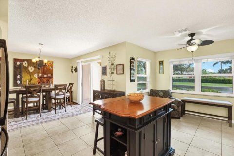 Townhouse in Seminole, Florida 3 bedrooms, 154.03 sq.m. № 1363664 - photo 12