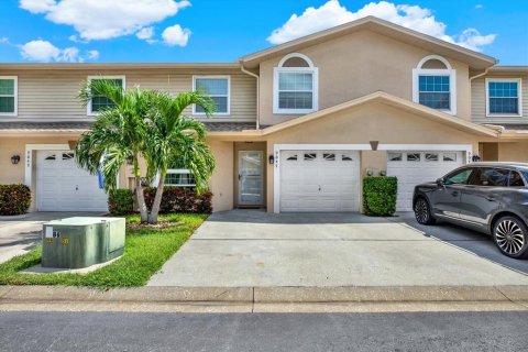 Adosado en venta en Seminole, Florida, 3 dormitorios, 154.03 m2 № 1363664 - foto 1