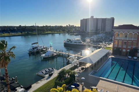 Copropriété à louer à Treasure Island, Floride: 2 chambres, 121.52 m2 № 1363632 - photo 26