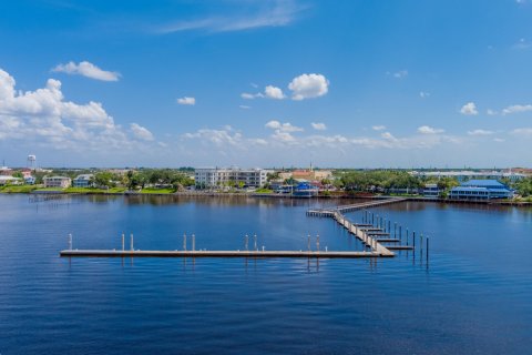 Condo in Stuart, Florida, 2 bedrooms  № 454902 - photo 19