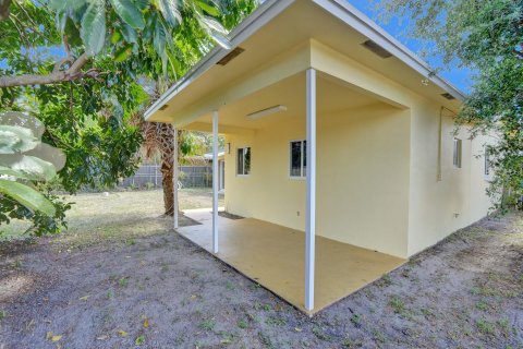 Villa ou maison à vendre à Lauderhill, Floride: 5 chambres, 157 m2 № 1146547 - photo 13