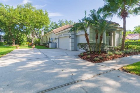 Casa en venta en Tampa, Florida, 4 dormitorios, 288.37 m2 № 1088624 - foto 2