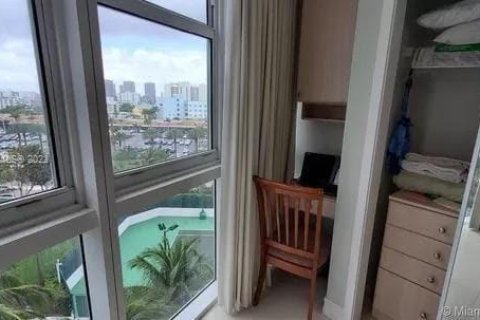 Condominio en venta en Sunny Isles Beach, Florida, 2 dormitorios, 119.75 m2 № 918095 - foto 5