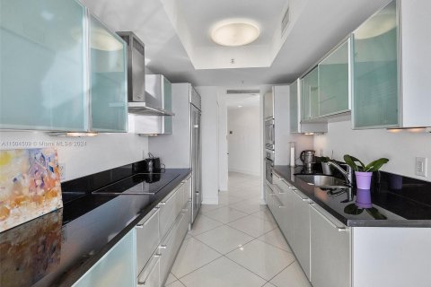 Condo in Sunny Isles Beach, Florida, 2 bedrooms  № 918095 - photo 23