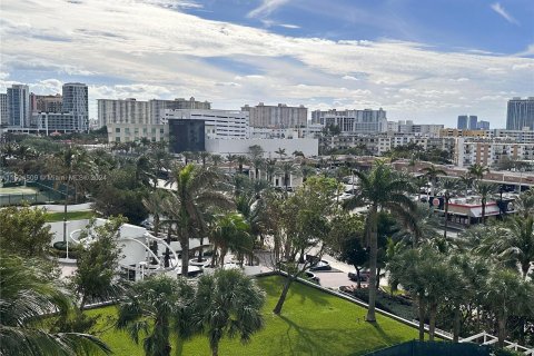 Copropriété à vendre à Sunny Isles Beach, Floride: 2 chambres, 119.75 m2 № 918095 - photo 15