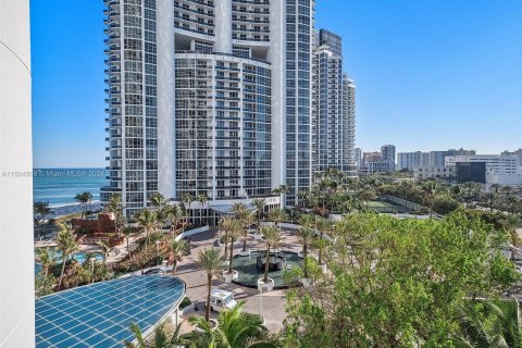 Copropriété à vendre à Sunny Isles Beach, Floride: 2 chambres, 119.75 m2 № 918095 - photo 24