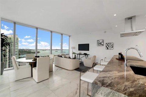 Condo in Miami, Florida, 2 bedrooms  № 1365931 - photo 4