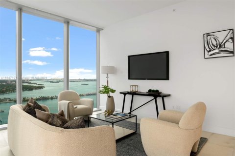 Condominio en venta en Miami, Florida, 2 dormitorios № 1365931 - foto 1