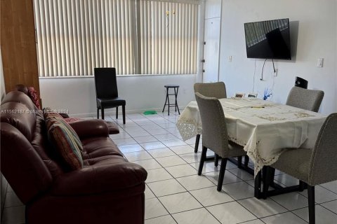 Condominio en venta en Miami, Florida, 1 dormitorio, 82.59 m2 № 1366983 - foto 7