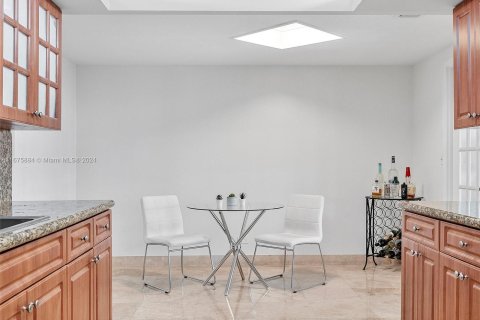 Condominio en venta en Miami, Florida, 2 dormitorios, 181.16 m2 № 1400232 - foto 10