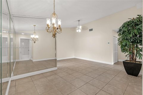 Condo in Miami, Florida, 3 bedrooms  № 1400231 - photo 3