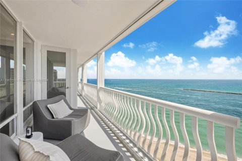 Condo in Fort Lauderdale, Florida, 2 bedrooms  № 1399008 - photo 20