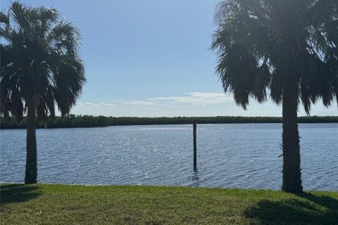 Terreno en venta en Port Charlotte, Florida № 967036 - foto 3