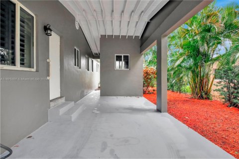 Casa en alquiler en Fort Lauderdale, Florida, 3 dormitorios, 110.37 m2 № 1399019 - foto 7