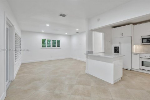 Casa en alquiler en Fort Lauderdale, Florida, 3 dormitorios, 110.37 m2 № 1399019 - foto 21