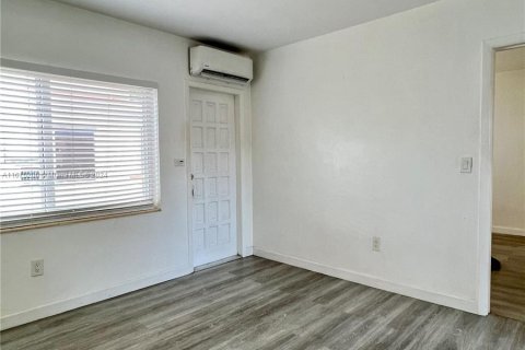 Casa en alquiler en Miami, Florida, 1 dormitorio, 162.39 m2 № 1399018 - foto 13