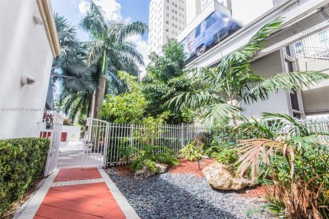 Condominio en alquiler en Miami, Florida, 1 dormitorio, 71.53 m2 № 1366960 - foto 23