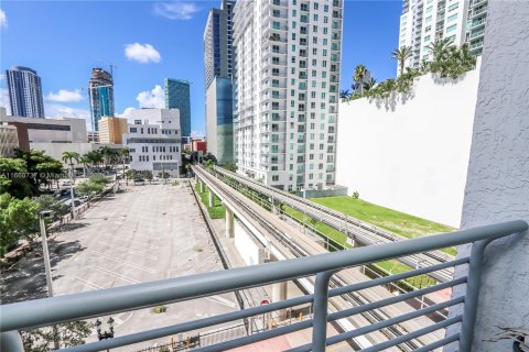 Condominio en alquiler en Miami, Florida, 1 dormitorio, 71.53 m2 № 1366960 - foto 14