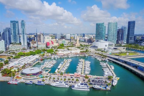 Condo in Miami, Florida, 1 bedroom  № 1366960 - photo 17