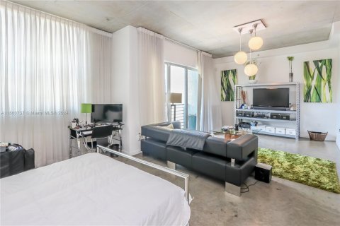 Condo in Miami, Florida, 1 bedroom  № 1366960 - photo 6