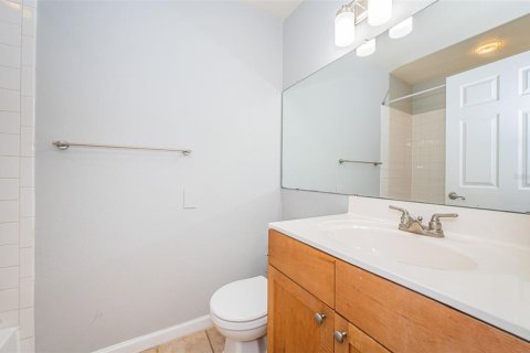 Condo in Clearwater, Florida, 2 bedrooms  № 1366725 - photo 11