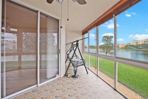 Condo in Tamarac, Florida, 3 bedrooms  № 1332642 - photo 7