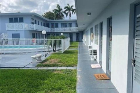 Купить кондоминиум в Норт-Майами, Флорида 2 спальни, № 1132797 - фото 1