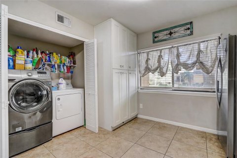 Condominio en venta en Orlando, Florida, 3 dormitorios, 149.11 m2 № 1312483 - foto 9