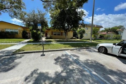 Купить коммерческую недвижимость в Норт-Майами-Бич, Флорида 227.61м2, № 1101400 - фото 23