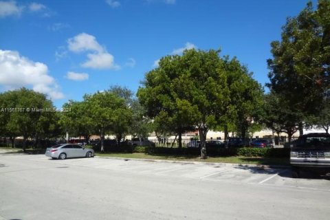 Commercial property in North Miami Beach, Florida 227.61 sq.m. № 1101400 - photo 22